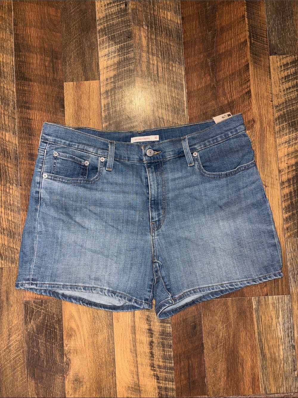 LEVIS Womens Denim Mid Length Shorts